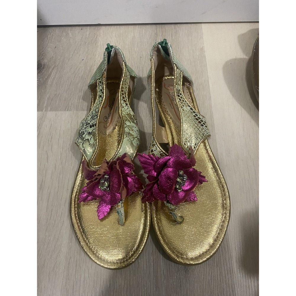 Poetic License Green Snakeskin Flowers Sandals Size 7 Women's Shoes Flats